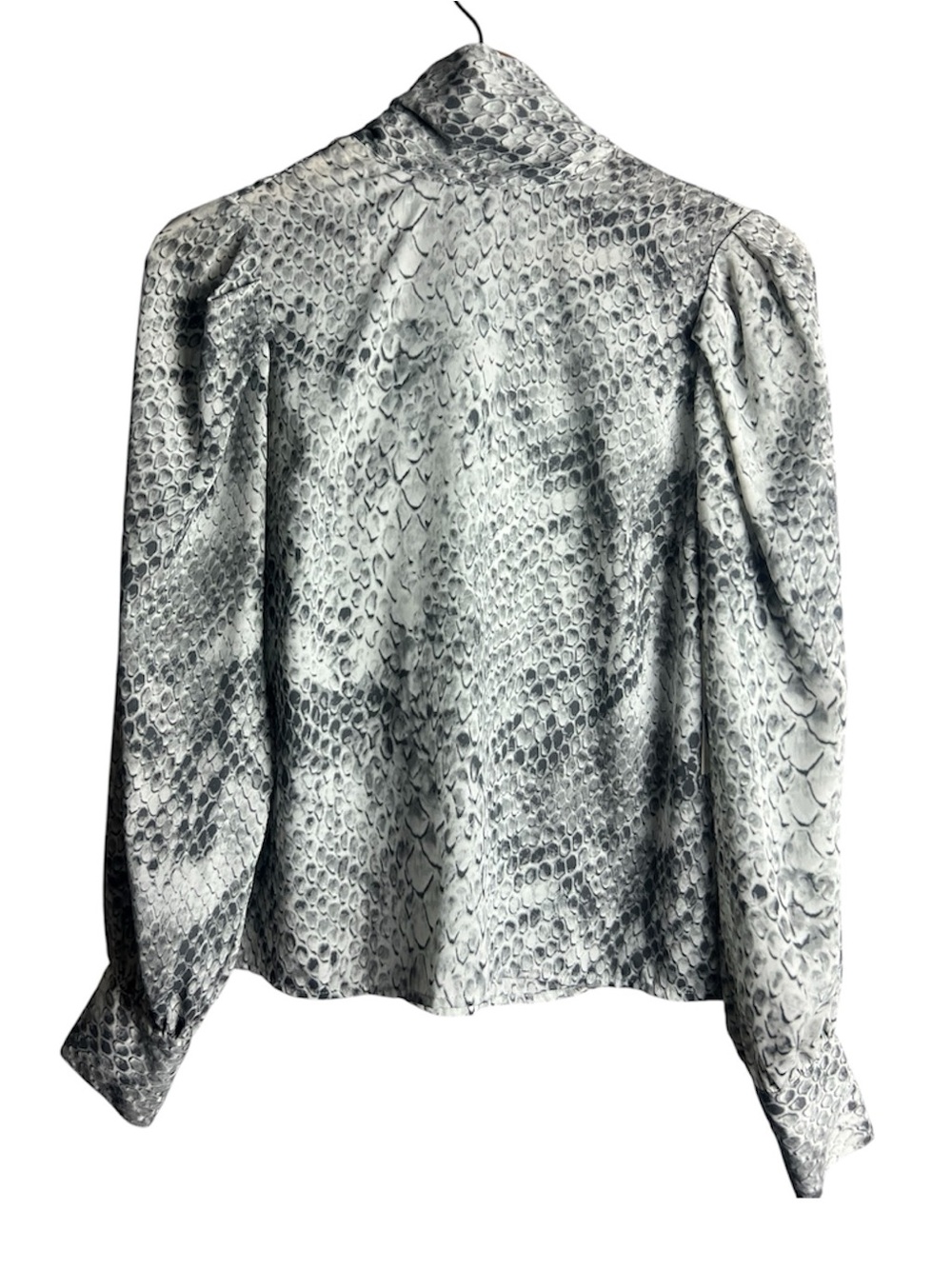 Worthington NWT Snakeskin Print Secretary Bow Blouse Grey Size XS - Picture 2 of 4